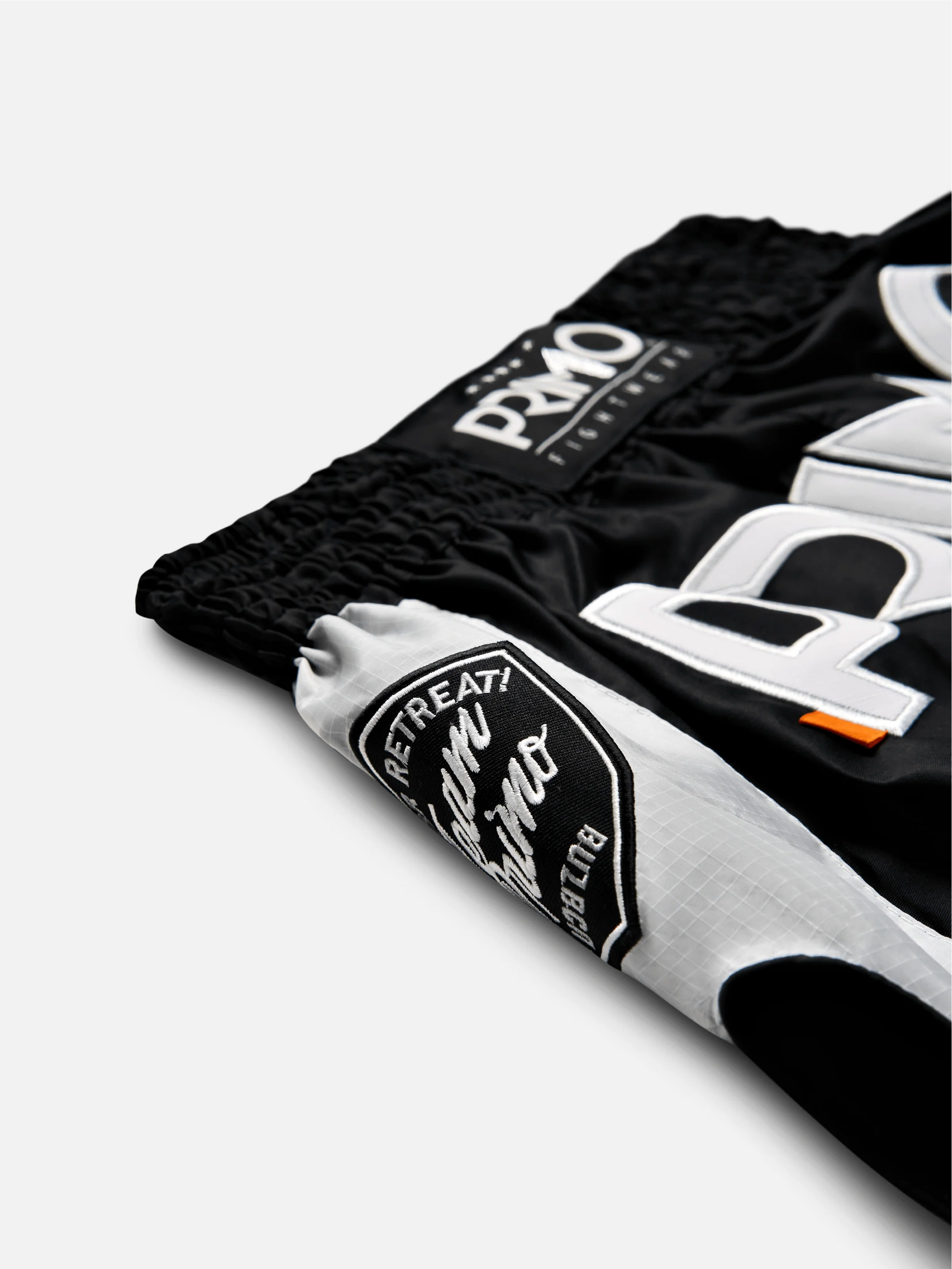 Short Muay Thai Free Flow Noir et Blanc PRIMO